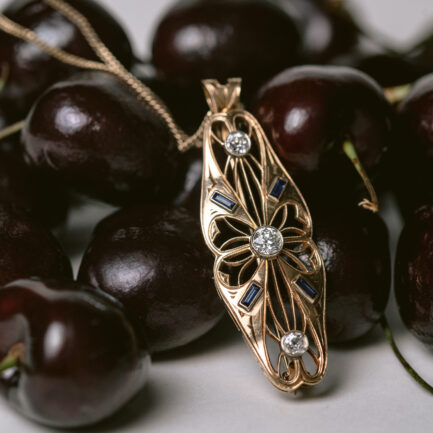 BROCHE-COLGANTE ANTIGUO DE ORO CON DIAMANTES Y ZAFIROS VERNEUIL