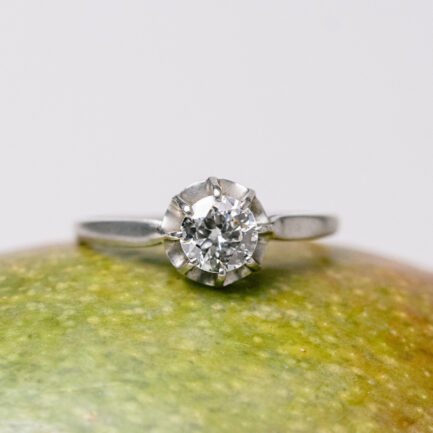 SOLITARIO DE PLATINO EN GARRAS, TRABAJO FRANCÉS