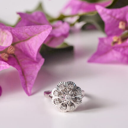 ANILLO MARGARITA ORO BLANCO Y DIAMANTES
