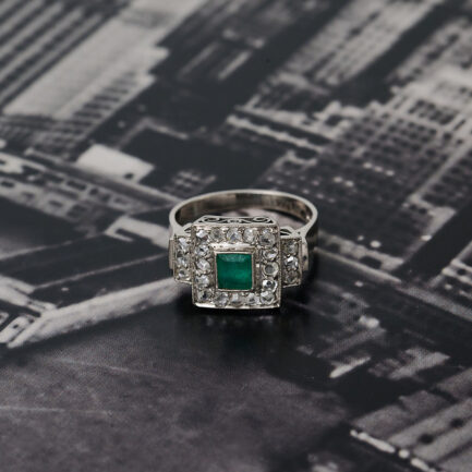 ANILLO VINTAGE SUECO DE ESMERALDA Y DIAMANTES, ESTOCOLMO 1955